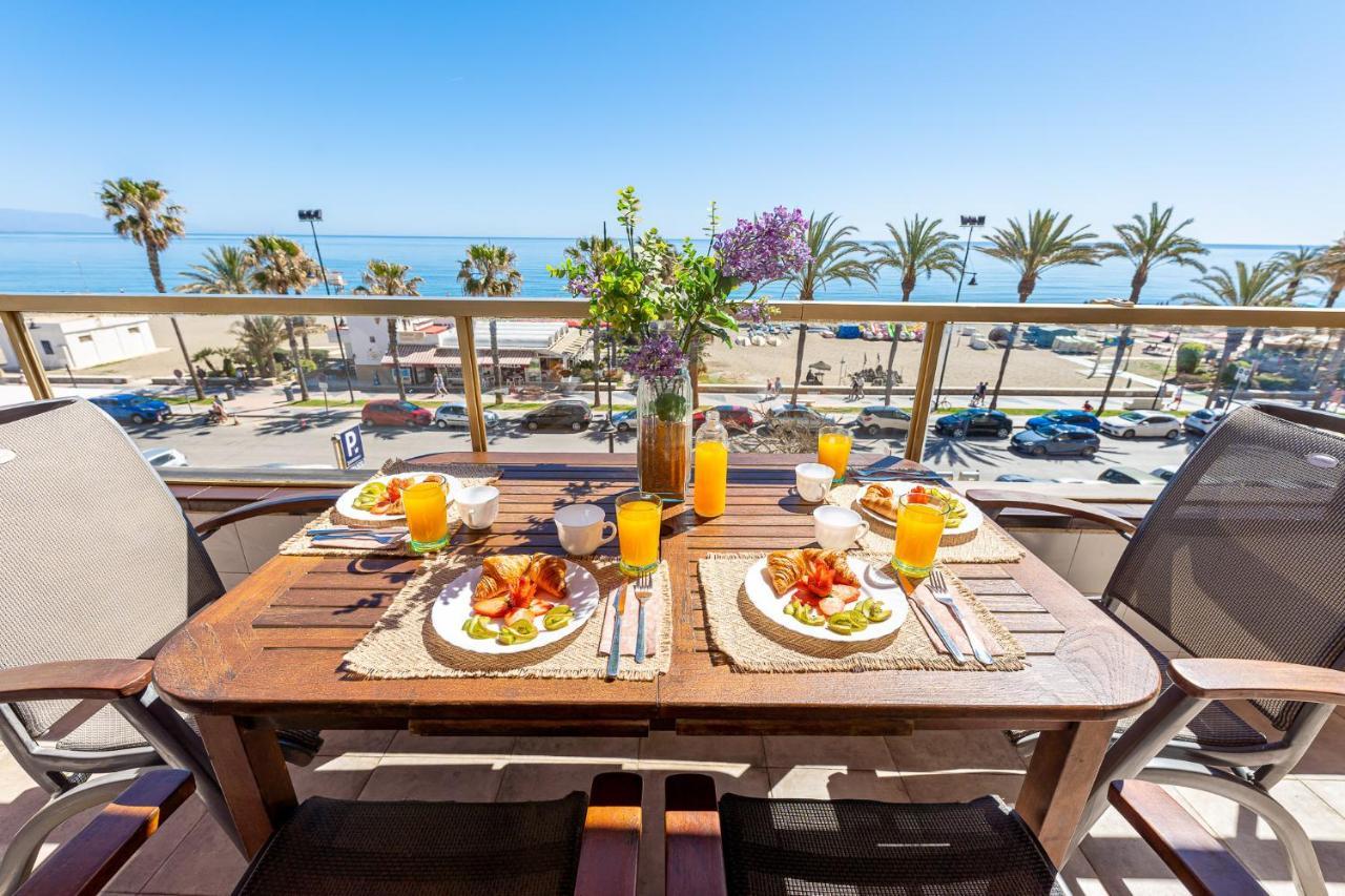 797 Holiday Rentals - Amplio Piso Con Terraza En Primera Linea De Playa Torremolinos Extérieur photo